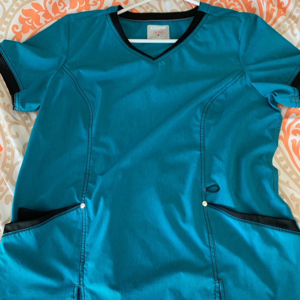 Scrub shirt